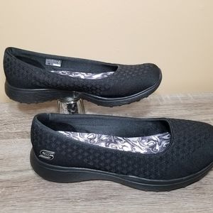 NEW Women's Skechers Microburst - One Up Walking Shoe 8.5 Wide Fit